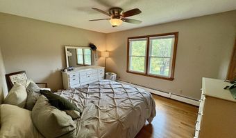 34 Kelly Crest Rd, Branford, CT 06405