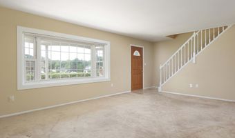 30 Oxford Ln, Aberdeen, NJ 07747