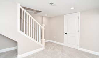 2644 E HOFFMAN St, Baltimore, MD 21213