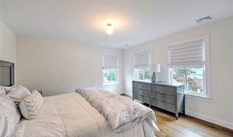 11 Shields St, Newport, RI 02840