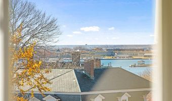 12 Mt Vernon St 5, Newport, RI 02840