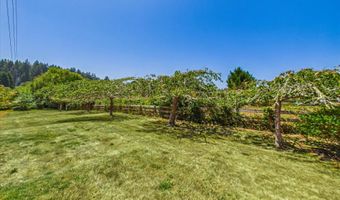 2361 Buttermilk Ln, Arcata, CA 95521