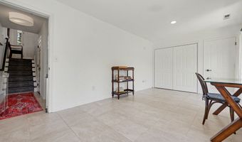 903 Larson Dr 903, Danbury, CT 06810