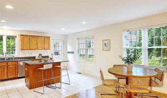 273 Maple Ave, Barrington, RI 02806
