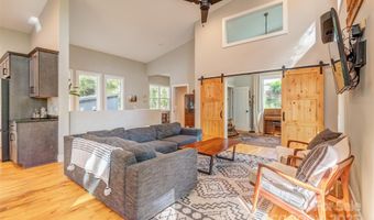 42 Salola St, Asheville, NC 28806