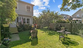 55 Homer St B, Newport, RI 02840