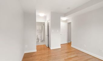 231 N THOMAS St 105, Arlington, VA 22203