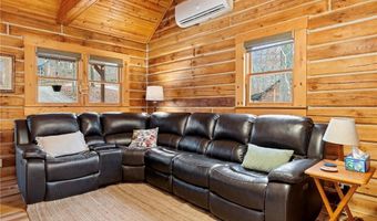 10510 Deer Dr, Birdseye, IN 47513