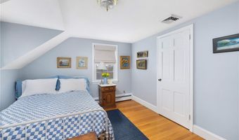 221 Trinity St, Warwick, RI 02886
