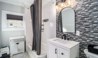 79 W Wooster St, Danbury, CT 06810