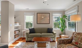 1307 Broad St, Beaufort, SC 29902