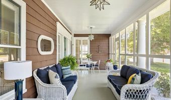 84 Rodman St, Narragansett, RI 02882