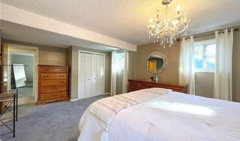 284 Kenilworth Dr, Akron, OH 44313