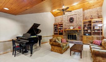 1837 S LEE St, Appleton, WI 54915