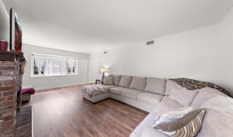 93 Idlebrook Ln, Aberdeen, NJ 07747
