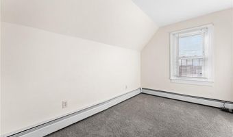 2 Chilton St, Bristol, RI 02809