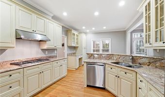 5145 Harbour Ridge Dr, Alpharetta, GA 30005