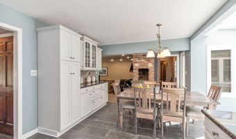 44 Devonshire Ct, Middletown, NJ 07748