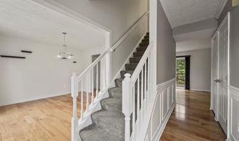 8 AMYS WAY Ct, Baltimore, MD 21234