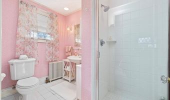 63 Longfellow Rd, Jamestown, RI 02835