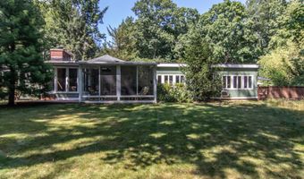 10 Steep Hollow Ln, Cos Cob, CT 06807