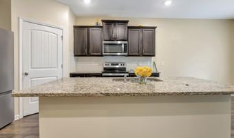 1056 FLYWAY VIEW Ln, Alabaster, AL 35007