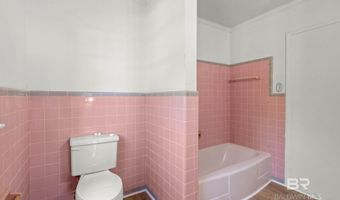 402 E Poplar St, Atmore, AL 36502
