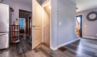 74 Brookhaven Dr, East Providence, RI 02914