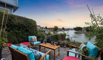 2000 CLINTON Ave, Alameda, CA 94501
