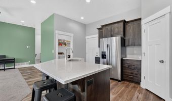 1561 Petersburg Dr, Chubbuck, ID 83202