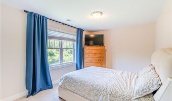 59 Camden Ln, Cranston, RI 02921