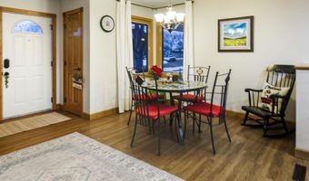 1431 Dick Dr, Aberdeen, SD 57401