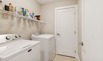 1337 S 7th St, Adel, IA 50003