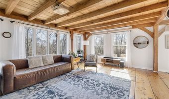 40 Charlotte Ave, North Kingstown, RI 02874