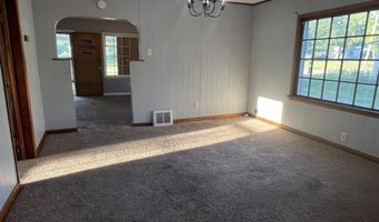 704 4th Ave E, Albia, IA 52531