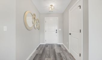 5165 Greyson Heights Dr, Auburn, IN 46706