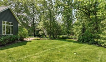 904 Timber View Dr, Altoona, WI 54720