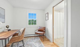 124 Pomeroy Ln, Amherst, MA 01002