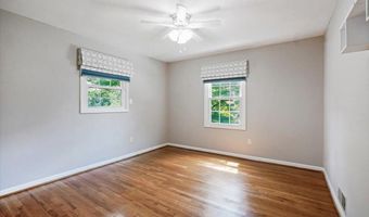 3831 N VERNON St N, Arlington, VA 22207