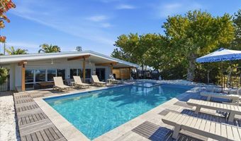 102 TUNA St, Anna Maria, FL 34216
