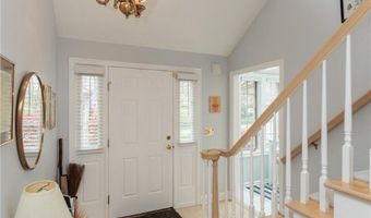 117 Royal Oak Dr, Aurora, OH 44202