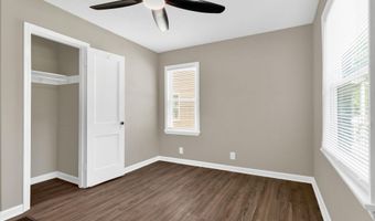 1059 Lawrence Dr, Columbus, OH 43207