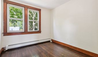 91 Grove St, Clinton, CT 06413