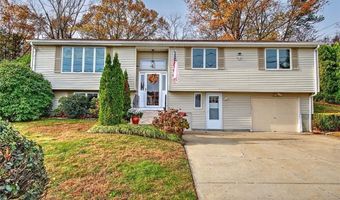 1 Pat Dr, Lincoln, RI 02865