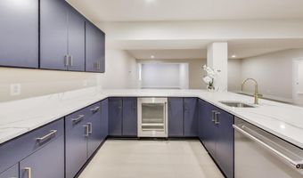 6934 RENITA Ln, Bethesda, MD 20817