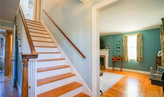 21 Holbrook Ave, East Providence, RI 02916