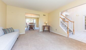 2058 Chardonnay Ct, Ann Arbor, MI 48108