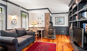 47 Second St, Newport, RI 02840