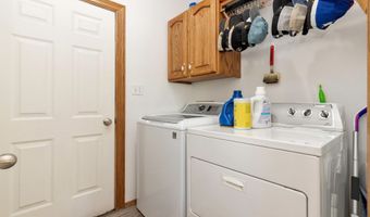 616 3rd Ave NW, Altoona, IA 50009