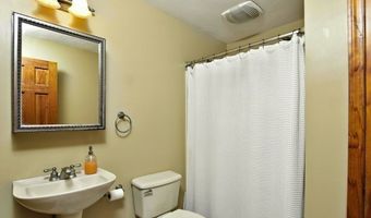 85 Maple St, Bellingham, MA 02019